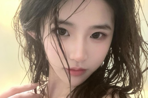 出轨风波后首现身宋宁峰被网友在无锡蠡湖公园偶遇带一双儿女